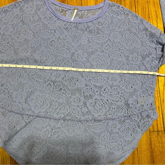 Free People  Size Small Lavender Colored Oversized Super Soft Cutout Top - Picture 10 of 14